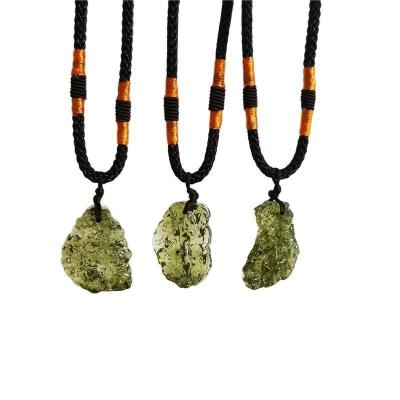 China Atural Crystal Rough Stone Pendant Necklace Ore Specimen Neo-Gothic Irregular Green Stone Exquisite Shaped Necklace Jewelry for sale