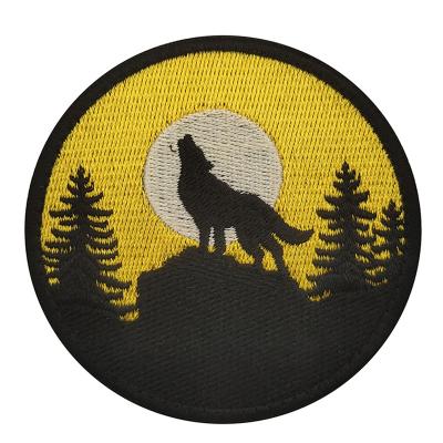 China 100% Embroidered Mountains Call Embroidered Patch Wolf Patches Hiking Travel Adventure Camping Patch for sale