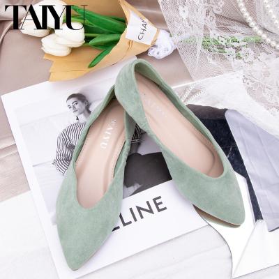 China Wholesale Light Workmanship High Quality Slip On Women's Casual Suede Flat Shoes Simple And Comfortable Design Flats for sale