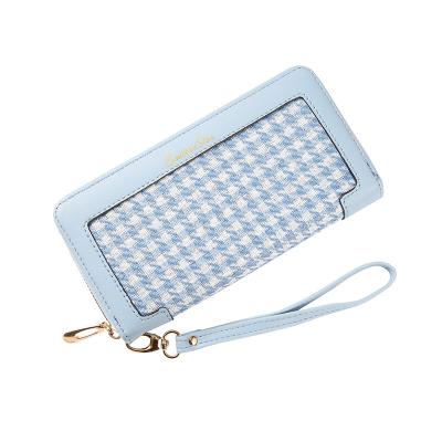 China Embroidered Quilted Waterproof Women's Long Handbag Large Wallet Zipper Wallet for sale