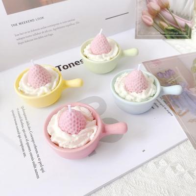 China Fragrant Creative Aromatherapy Candle Cute Strawberry Cake Aromatherapy Candle High Appearance Level Gift for sale