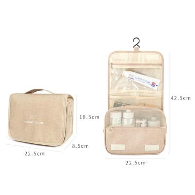 China Fashion New Arrival Capacity Cosmetic Bag Waterproof Custom Makeup Bag With Handle for sale