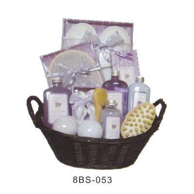 China Basket Bubble Bath Gift Set , 20g Bath Gloves , Wooden Brush #8BS-053 for sale