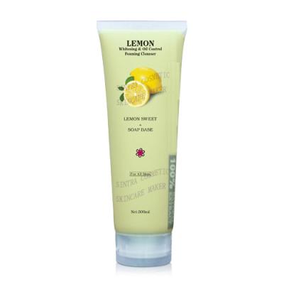 Chine Détergent 300ML d'allégement de peau de Huile-Control de citron pour la peau blanchissant HGXMN-02 à vendre