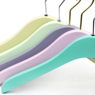 China Morden Various Colors Luxury Clothing Retails Wooden Hangers For Clothes , OEM Wholesale Kids Wooden Coat Hangers for sale