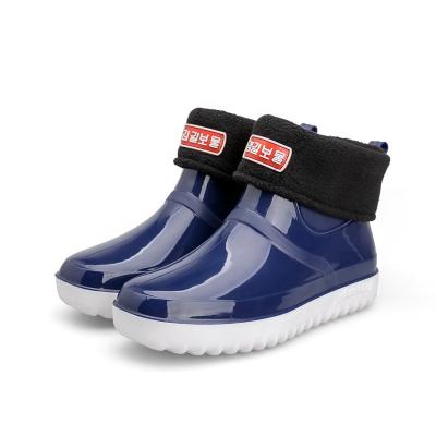 China 2022 Fashion Trend Waterproof Men's Rain Ankle Boots New PVC Rain Boots Soft Women's Rain Boots Warm Rubber Non-slip Boots for sale