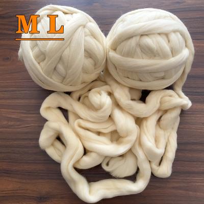 China Sustainable Drop Shipping 100% Australian Merino Wool Yarn Top Thick Cream Color for sale