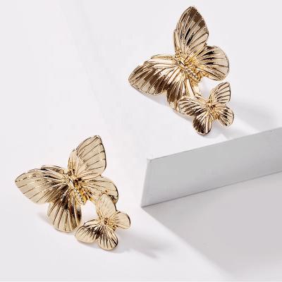 China New Arrivals CLASSIC Earrings Fashion Alloy Two Butterfly Gold Earrings for sale