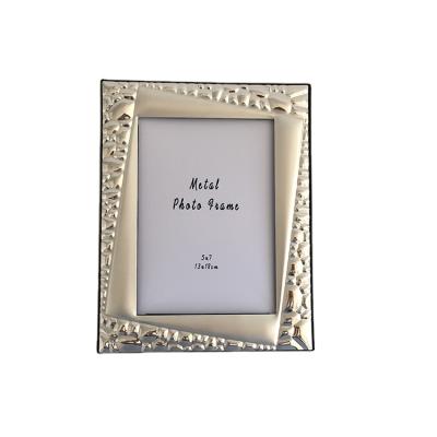 China Europe\North America Customization Multi Size Open Button Photo Silver Plated Frame for sale