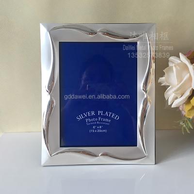 China New Design Europe\North America Iron Plated Silver Photo Frame Chic Metal Wire Photo Frame for sale