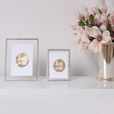 China 2020 New Design 4x6 Handmade Glass Photo Frames Metal Desktop Floating Picture Frame (Vertical) for sale