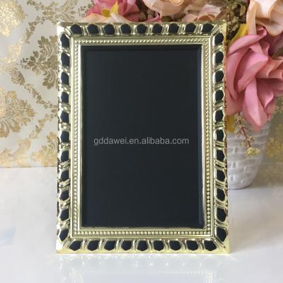 China India Hot Selling Different Sizes Iron Metal Photo Frame For Souvenir for sale