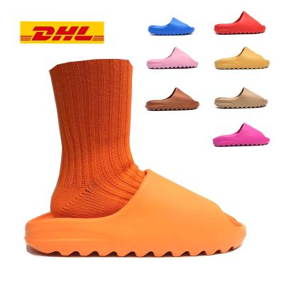 China Custom design fashion hot sale yezzy slipper new design fashion trend yezzy slippers for sale