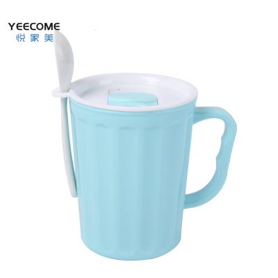 China Yeecome Viable Smooth Handle Label Smooth Handle Microwave Water Microwave Water Cup Soup Plastic Cup With Cover Spoon for sale