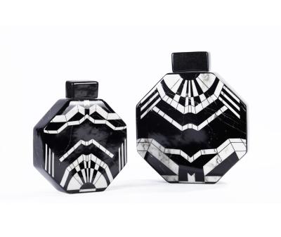 China New Chinese Home Decorative Black And White Home Craft Storage Vintage Decoratiove Ceramic Jar With Lid Home Decor for sale