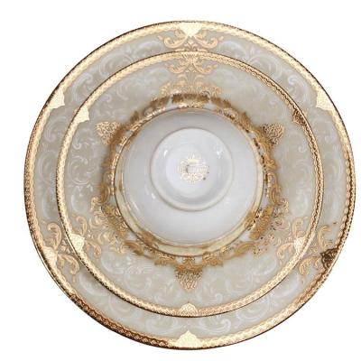 China Viable Wholesale Luxury Porcelain Dinner Dishes Gold Dinnerware Set for sale