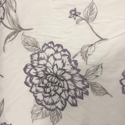 China Breathable light-colored staggered distribution of flowers of different sizes embroidery is delicate for sale