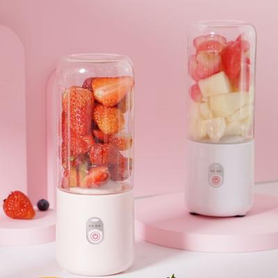 China Easy Operate Portable Orange Fruit Juicer Machine Mini Citrus Juicer Blender for sale