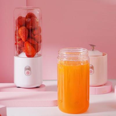 China Portable car juicer cup mini the plastic blender and blender of the best juicer bottle for sale