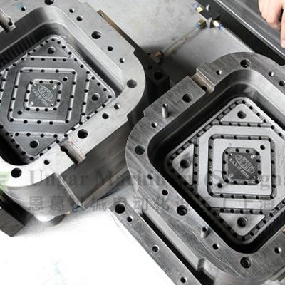 China Stable Output Aluminum Food Container Mould 1-5 Cavities High Chromium Steel Te koop