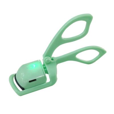 China Green Eyelash Passionate Fast Portable Hair Curler Electric Safe Curl Rechargeable Hair Curler for sale