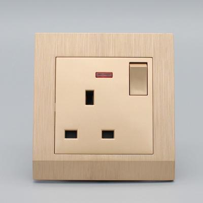 China 3 Pin 13A Socket Wall Sockets UK Electrical Switch for sale