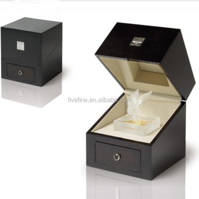 China Handmade Luxury High Gloss Wooden Perfume Storage Box for sale