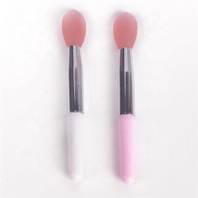 China Angular Blush Wholesale Lip Brush Cosmetic Spoon Sunscreen Applicator Plastic Eye Spatula for sale