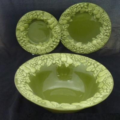 China Viable Embossed Ceramic Flat Plates Household Breakfast Tray Dish Fruit Cake Dessert Dish for sale