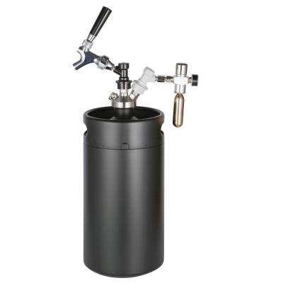 China Easy to use and eco-friendly 5l BPA free beer dispenser to keep drink cool for sale