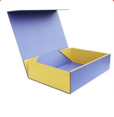 China Recyclable Magnetic Folding Gift Boxes For Clothing for sale