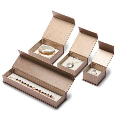 China Recycled Materials Wholesale Cardboard Paper Magnetic Jewelry Packaging Custom Bracelet Pendant Jewelry Box for sale