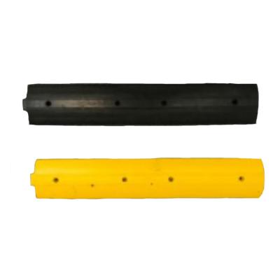 China Driveway 500x100x20mm Heavy Duty Yellow And Black Car Rubber Bump Road Traffic Safety Bump Detachable Traffic Speed ​​Bump for sale