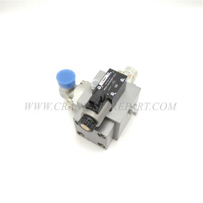 Cina 12589388 pezzo di ricambio tagliato della gru di Assy Fit STC500.4.4.15 SANY della valvola in vendita