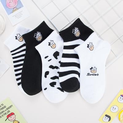 China Novelty colorful pure women's socks fast delivery QUICK DRY medium tube cotton socks for sale