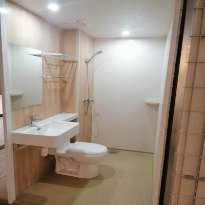 China Modern High Quality Complete Shower Room Unit Integrated Prefab Bathroom All-in-one Bathrooms Container House With Bathroom for sale