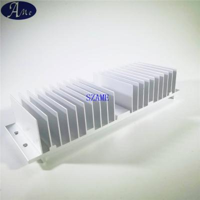 China LED HEATSINK CNC ensures flatness and straightness tolerance of +/- 0.05. zu verkaufen