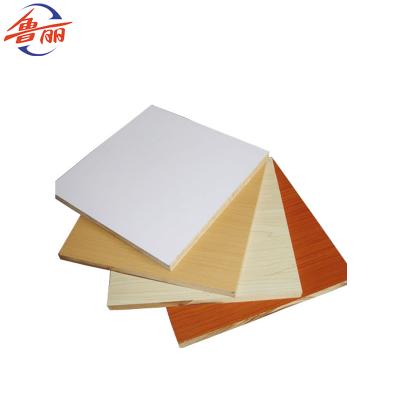 China Indoor Woodgrain Material Plain / Raw MDF / HDF Board 1220*2440mm for sale