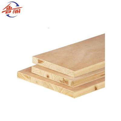 China Fancy pine blockboard E0 E1 E2 blockboard /paulownia/malacca pine/laminated wood made by LULIGROUP China for sale