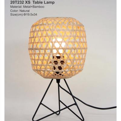 China Rustic tripod bamboo table lamp for home decor for sale