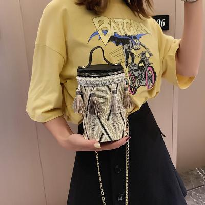 China 2021 Regalo High Quality Bolsa Women Messenger Ladies Small Shoulder Female Cross Purse Purse - Body Bag With Tassels for sale