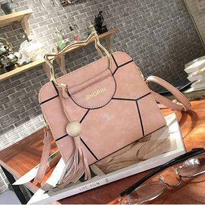 China New High Quality Handtas Ladies Square Handbags Small Messenger Women Shoulder Bags Rivet Chain Shoulder Cross - Body Bags for sale