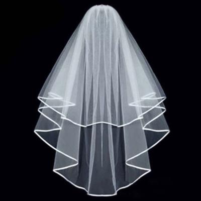 China Simple Pearl Edge Short Tulle Wedding Veil Two Layel Paint White Ivory Wedding Accessories Bride Bridal Veil for sale