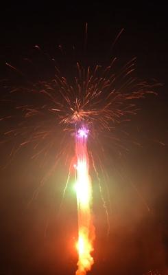 Chine 100 coups Les feux d'artifice de gâteau de consommation Les pétards en tube de papier de 1,2 pouce à vendre