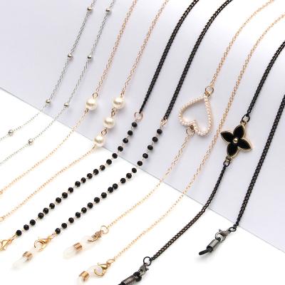 China Korean Fashion Pearl Face Chain Women's Pearl Glass Chains Vintage Metal Sunglasses Hang Lanyards Tie Eyewear Rope Holder for sale