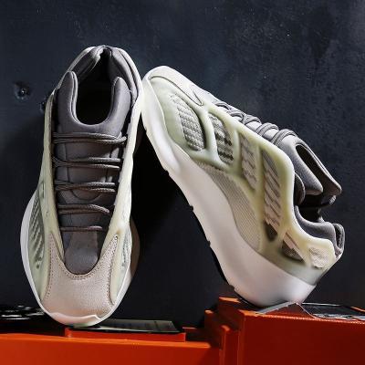 China Good Quality Runner Sneakers 700v3 Reflective Mens Sports Athelitic Brand Tennis Shoes Cushioning For Man for sale