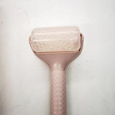 China Anti-Puffiness Pigment Removal 113g Facial Ice Roller For Facial And Eye Massage for sale