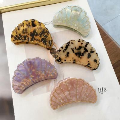 China New Arrived Environmental Friendly CLARMER Fashion Women Hair Accessories Simply Style Geometric Temperament Shell Shape Acetate Hair Claws for sale