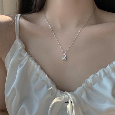 China FASHIONABLE Retro French Style Girls Combine Zircon Jewelry Necklace Simple Rhinestone Lock Pendant Necklace for sale