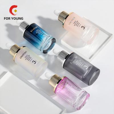 China New Design Shoulder 30ml Dropper Bottles Cosmetic Packaging Bottles Luxury Flat Cosmetic Essential Oil Glass Bottles for sale